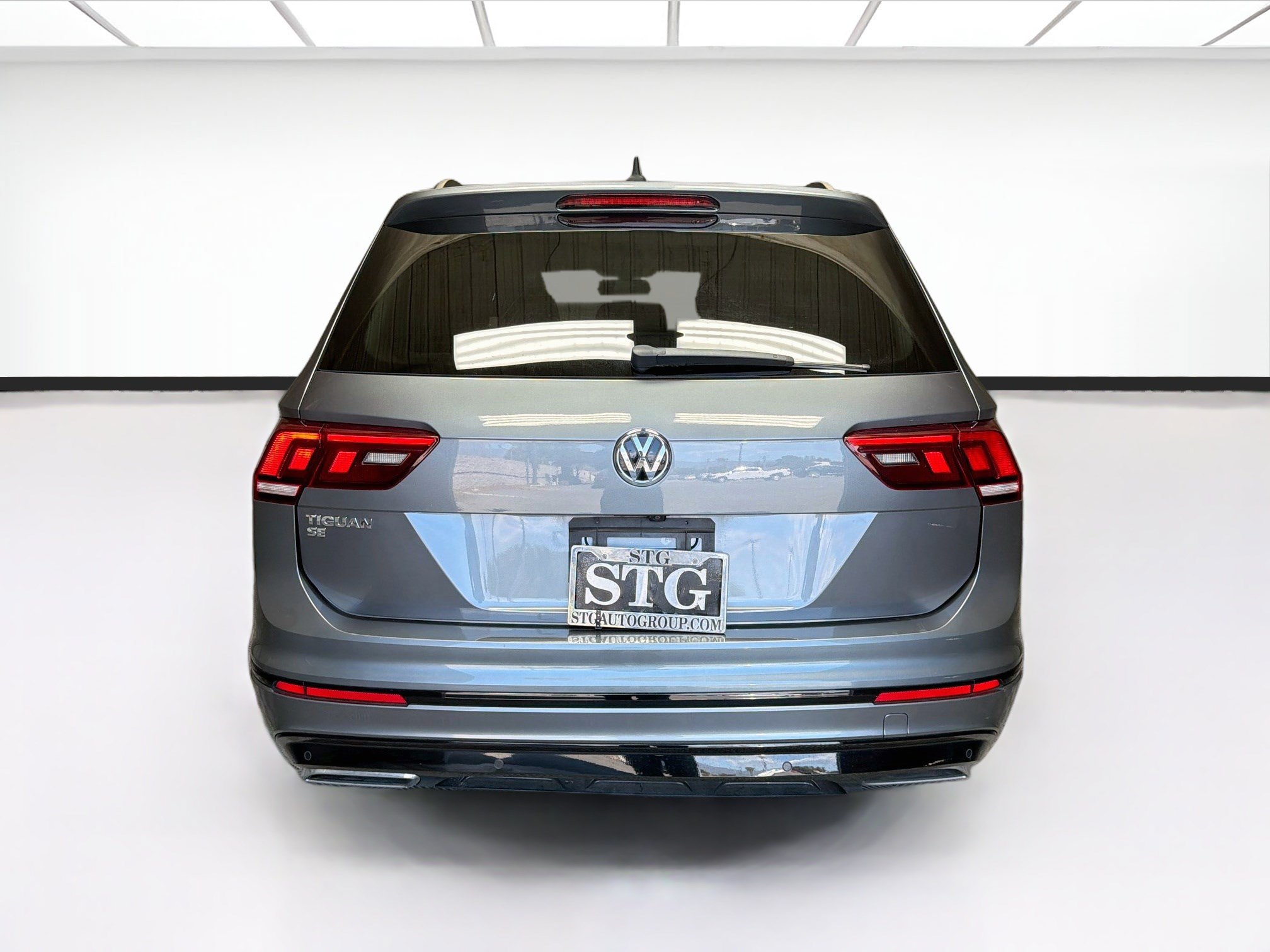 Used 2021 Volkswagen Tiguan SE R-Line FWD image 5