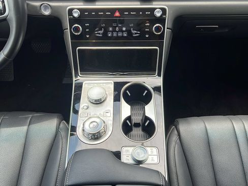 Used 2025 Genesis GV80 2.5T Standard AWD/4WD image 15