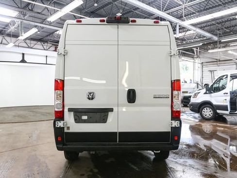 Used 2026 RAM ProMaster 2500 w/ Convenience Group FWD image 8