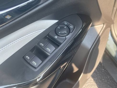 Used 2025 Chevrolet Trax LT FWD image 14