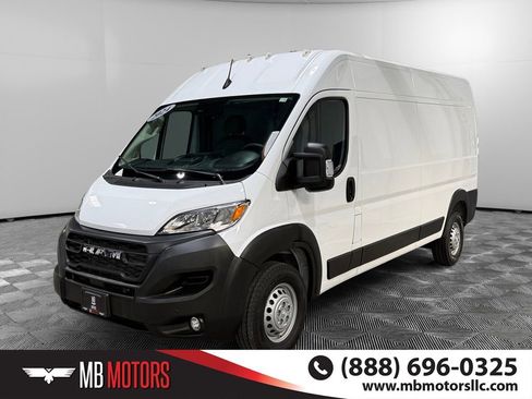 Used 2024 RAM ProMaster 2500 w/ Safety Group FWD image 7