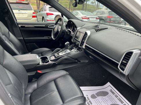 Used 2014 Porsche Cayenne S image 12