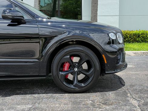 Used 2022 Bentley Bentayga AWD/4WD image 3