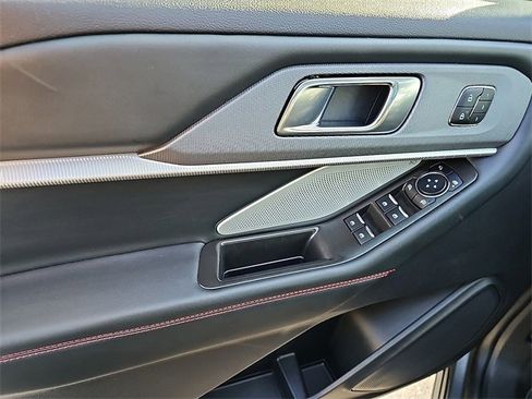 Used 2025 Ford Explorer ST image 15