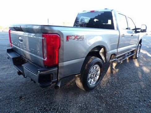Used 2024 Ford F250 XLT w/ FX4 Off-Road Package image 4