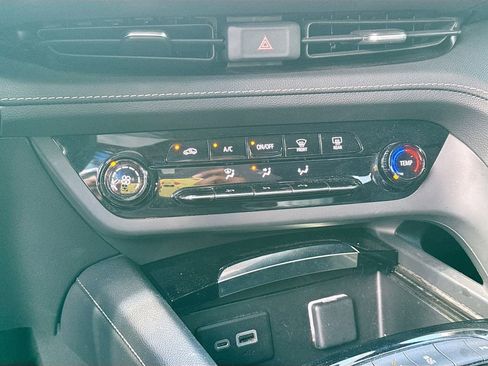 Used 2023 Buick Envision Preferred w/ Sport Touring Package FWD image 16