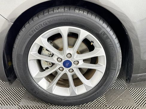 Used 2020 Ford Fusion SE FWD image 37