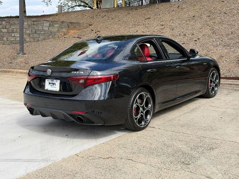 Used 2022 Alfa Romeo Giulia Veloce image 3