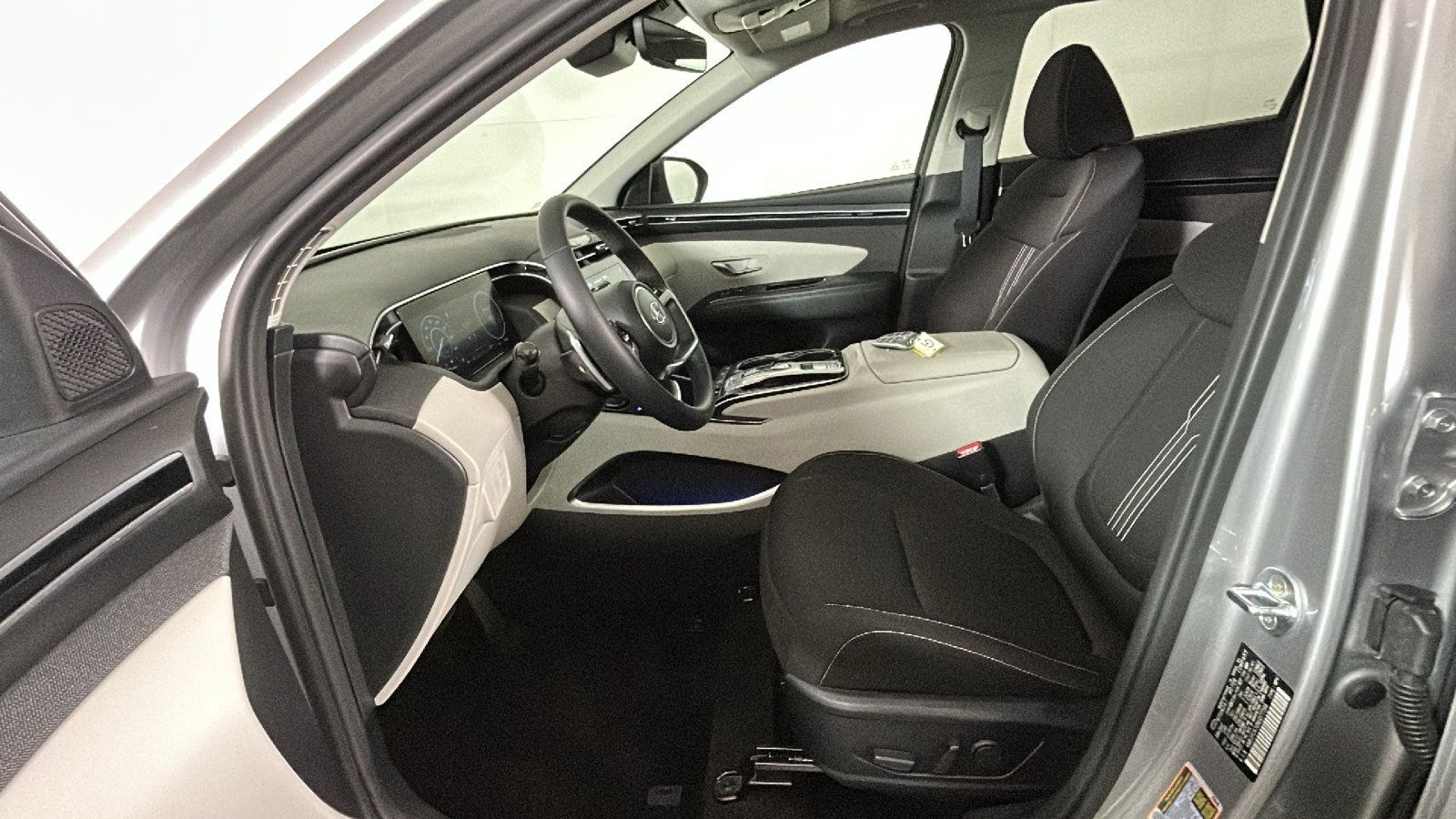 Certified 2022 Hyundai Tucson SEL w/ Cargo Package AWD/4WD image 15