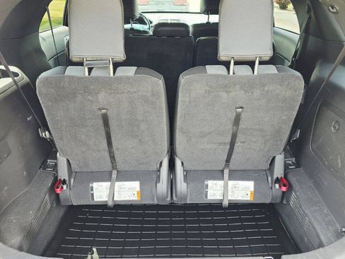 Used 2015 Ford Explorer XLT w/ Equipment Group 202A FWD image 13