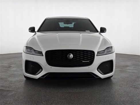 Certified 2024 Jaguar XF R-Dynamic SE image 8