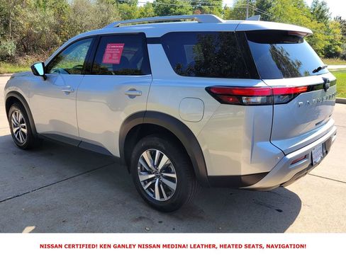 Certified 2025 Nissan Pathfinder SL image 5