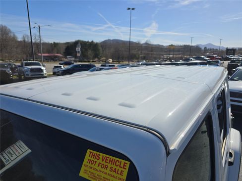 Used 2022 Jeep Wrangler Unlimited Sahara w/ LED Lighting Group image 12