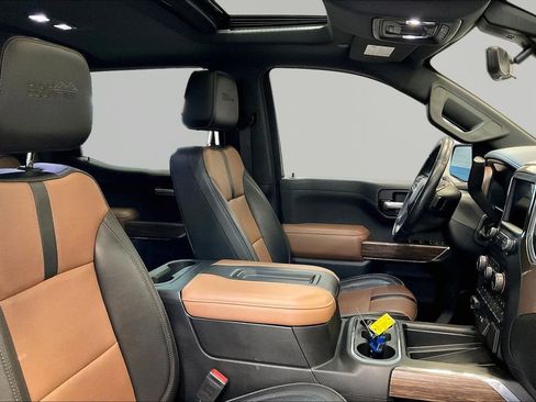 Used 2019 Chevrolet Silverado 1500 High Country w/ High Country Premium Package AWD/4WD image 31