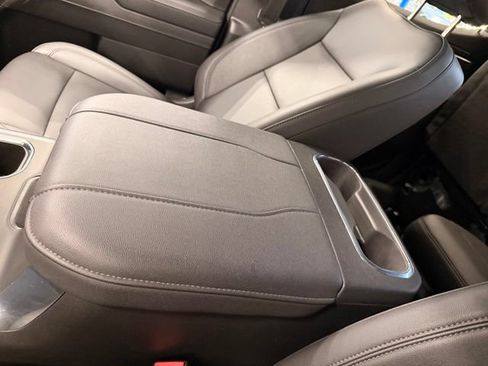 Used 2025 Chevrolet Silverado 1500 LT Trail Boss w/ LT Trail Boss Premium Package AWD/4WD image 37