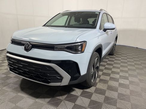 New 2026 Volkswagen Taos SE AWD/4WD image 4