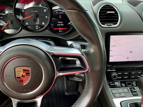 Used 2017 Porsche 718 Boxster RWD image 10