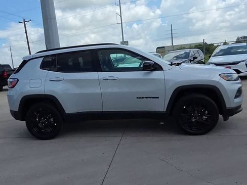 New 2026 Jeep Compass Latitude AWD/4WD image 9