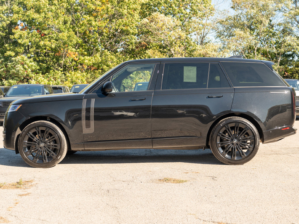 Used 2025 Land Rover Range Rover Long Wheelbase SE AWD/4WD image 7