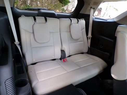 Used 2020 Ford Explorer Platinum w/ Premium Technology Package image 12