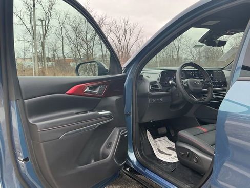 New 2026 Chevrolet Traverse RS w/ LPO, Floor Liner Package AWD/4WD image 12