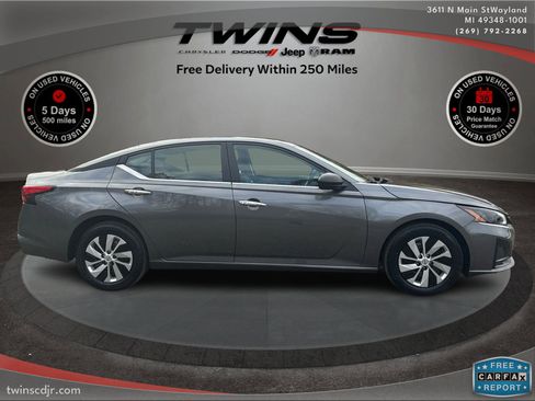 Used 2025 Nissan Altima 2.5 S image 2
