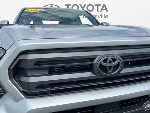 Used 2025 Toyota Tacoma SR5 AWD/4WD image 22