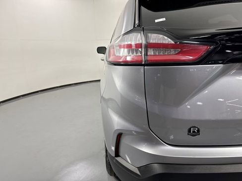 Used 2022 Ford Edge SE w/ Cargo Accessory Package image 28