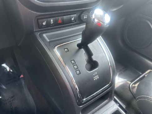 Used 2015 Jeep Patriot High Altitude FWD image 38