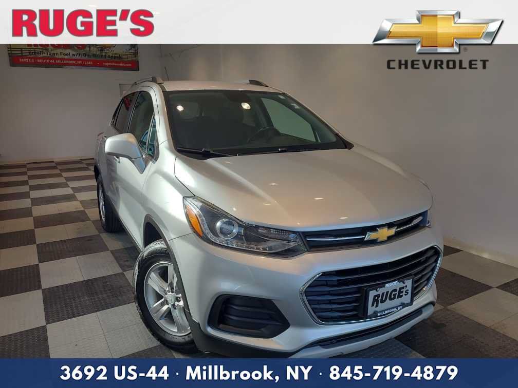 Used 2020 Chevrolet Trax LT w/ Driver Confidence Package FWD image 1