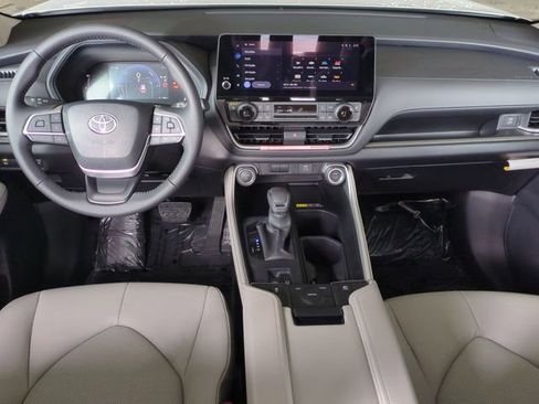 Certified 2026 Toyota Grand Highlander XLE image 27