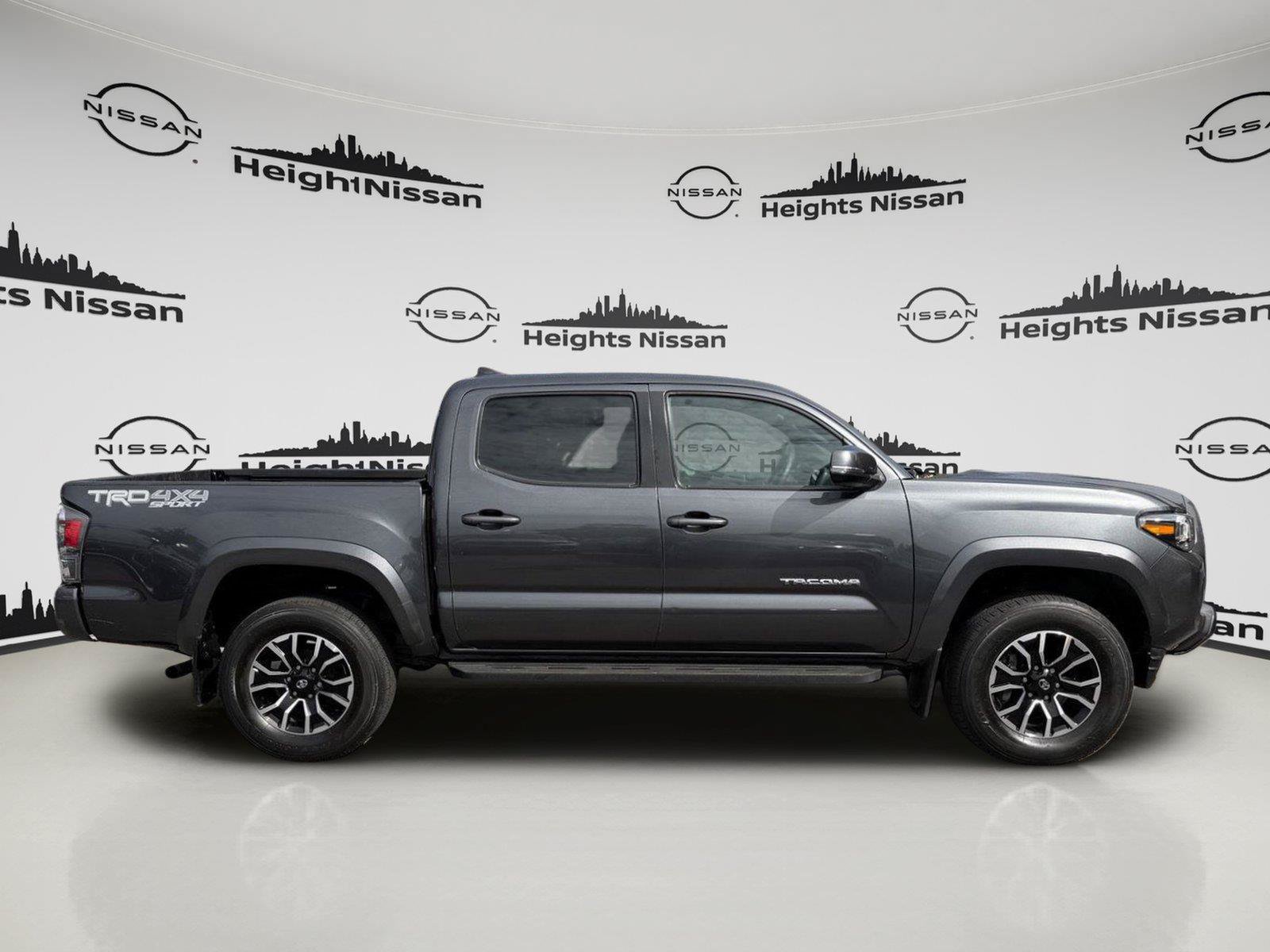 Used 2022 Toyota Tacoma TRD Sport AWD/4WD image 6