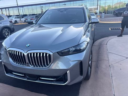 Used 2024 BMW X5 sDrive40i w/ Parking Assistance Package RWD image 2