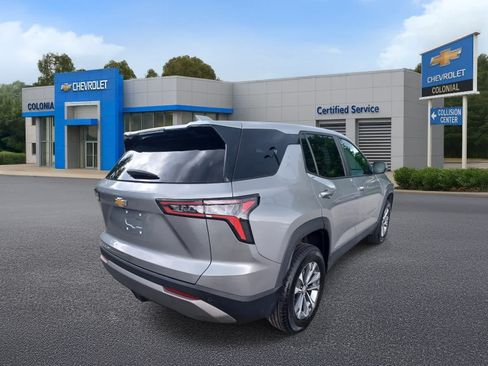 Used 2025 Chevrolet Equinox LT AWD/4WD image 4