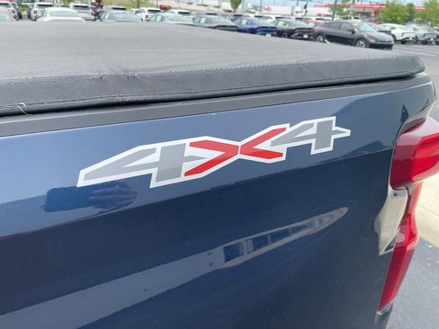Used 2023 Chevrolet Silverado 1500 LT AWD/4WD image 27