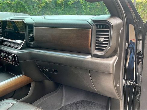 Used 2024 Chevrolet Silverado 2500 High Country w/ High Country Premium Package AWD/4WD image 21