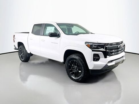 New 2026 Chevrolet Colorado Z71 w/ Midnight Edition AWD/4WD image 3