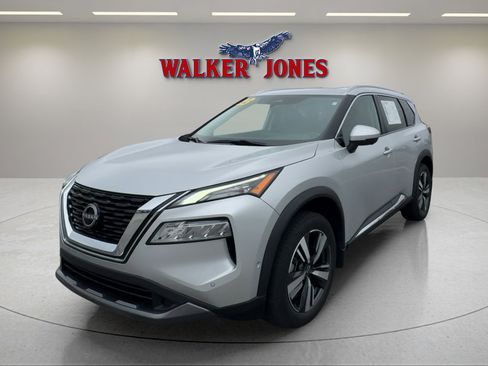 Used 2023 Nissan Rogue SL w/ SL Premium Package image 13