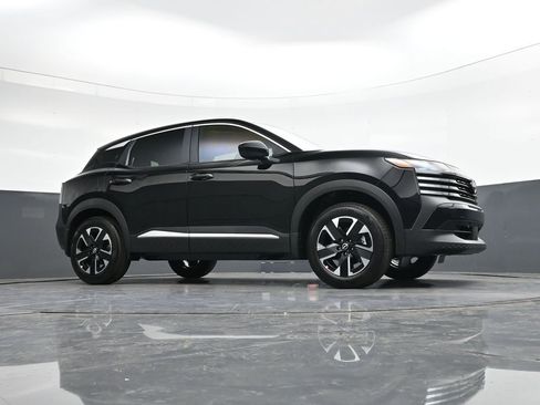 Certified 2025 Nissan Kicks SV image 29