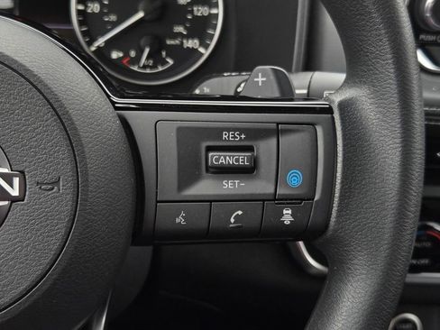 Used 2023 Nissan Rogue SV FWD image 21
