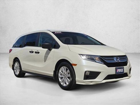 Used 2018 Honda Odyssey LX image 3