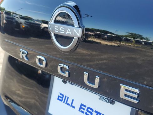 Used 2023 Nissan Rogue S FWD image 30
