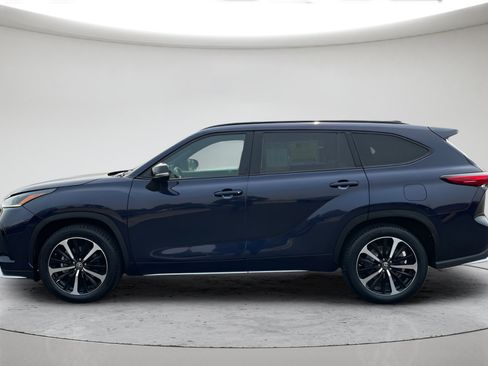 Used 2022 Toyota Highlander XSE AWD/4WD image 6