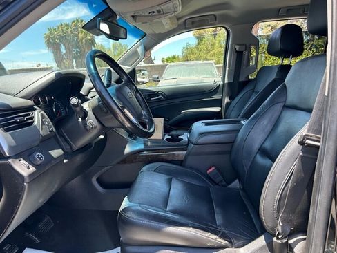 Used 2018 Chevrolet Tahoe LT w/ Luxury Package RWD image 27