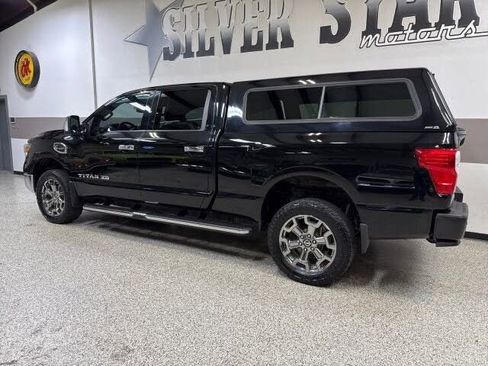 Used 2018 Nissan Titan SL w/ Chrome Package AWD/4WD image 6