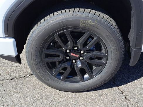 New 2026 GMC Sierra 1500 Elevation image 5