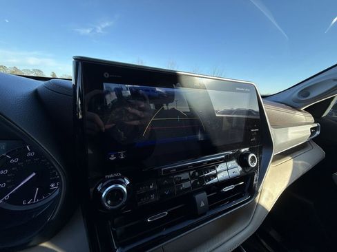 Used 2021 Toyota Highlander Platinum image 21