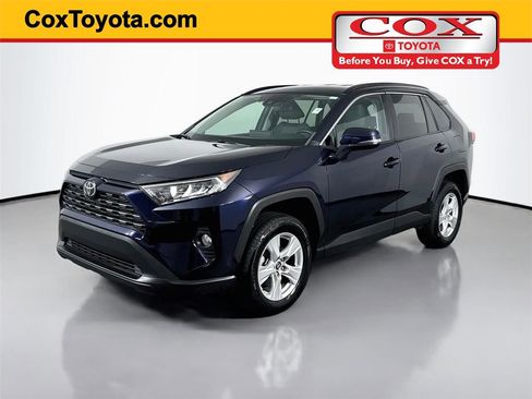 Used 2020 Toyota RAV4 XLE FWD image 1