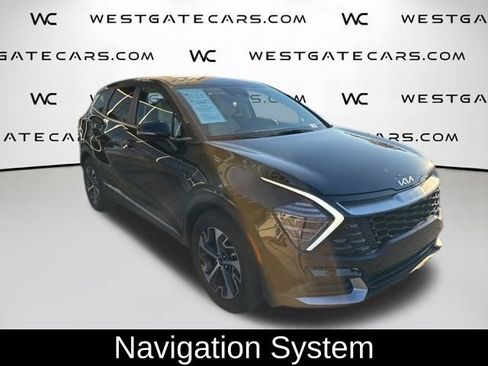 Used 2025 Kia Sportage EX image 3