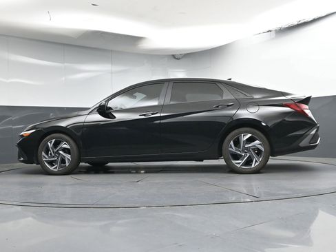Used 2025 Hyundai Elantra Sport FWD image 27